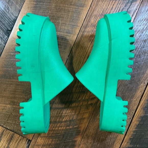 Jeffrey Campbell Clogge Green Platform Clogs Women’s Size 10 | Sold Out Online - Picture 8 of 12